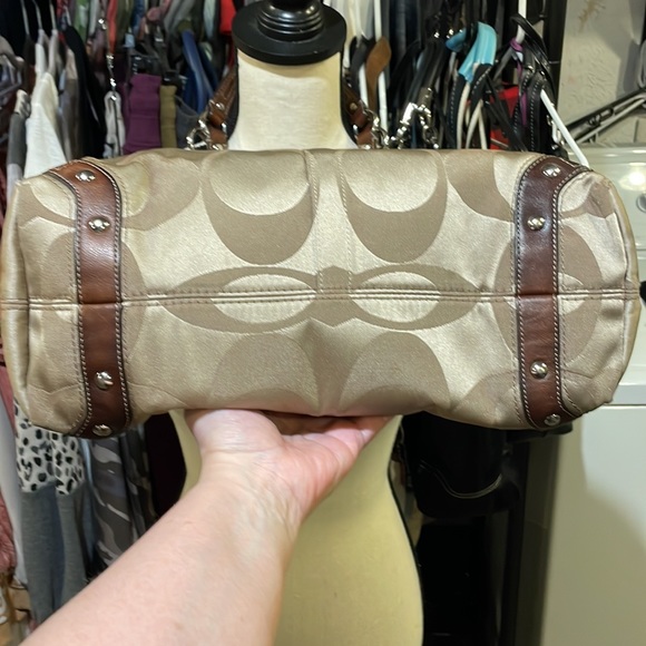 Signature C Tan & Brown Sateen Leather Coach Purse 🤎 - Picture 5 of 16